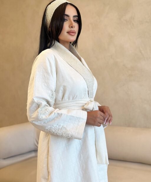 Alternative view of Pearly shine