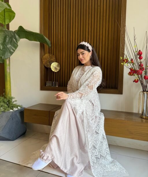 Alternative view of 4 dress